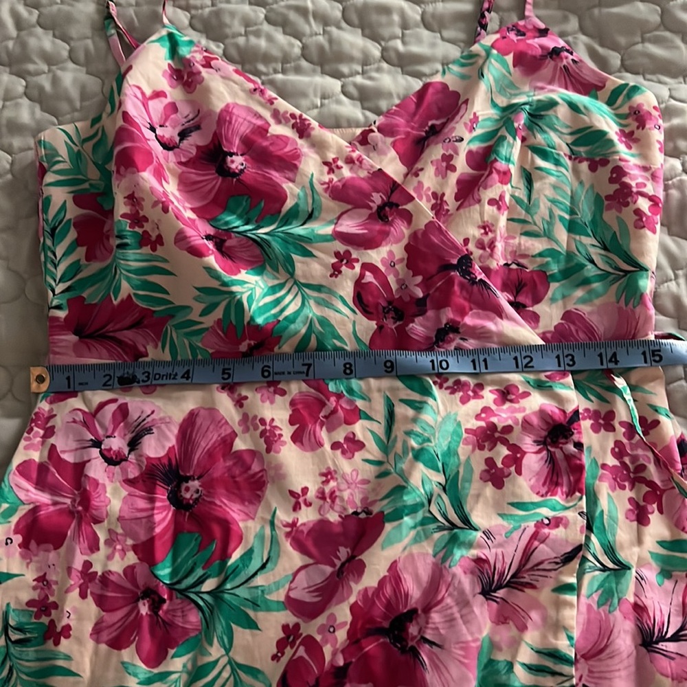Beautiful J. Crew floral wrap dress size 6 - Picture 15 of 16